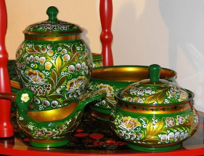 Посуд хохлома (22 фото): види хохломской розпису. Розписні тарілки, чайні пари і інші набори посуду