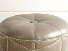 Пуфик в спальню (45 фото): як вибрати приліжкові пуфи і банкетки зі спинкою і ящиком? Красиві м’які пуфи з екошкіри