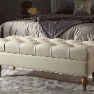 Пуфик в спальню (45 фото): як вибрати приліжкові пуфи і банкетки зі спинкою і ящиком? Красиві м’які пуфи з екошкіри