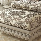 Пуфик в спальню (45 фото): як вибрати приліжкові пуфи і банкетки зі спинкою і ящиком? Красиві м’які пуфи з екошкіри