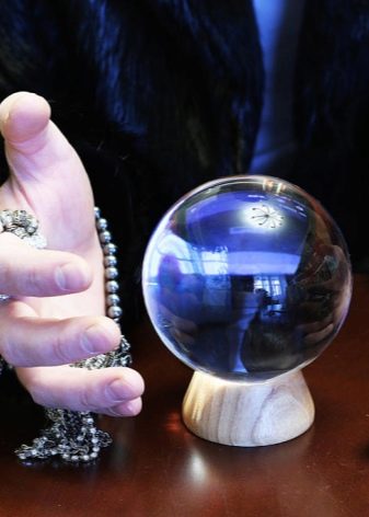 Річкові перли (17 фото): що це таке? Відмінності прісноводних перлів від морського, властивості і видобуток в Росії. Як відрізнити камінь від підробки?