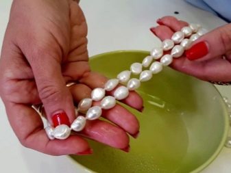 Річкові перли (17 фото): що це таке? Відмінності прісноводних перлів від морського, властивості і видобуток в Росії. Як відрізнити камінь від підробки?