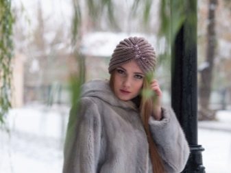 Річна чалма: з чим носити влітку жіночий тюрбан з гіпюру? Як красиво зав’язати чалму на голові?