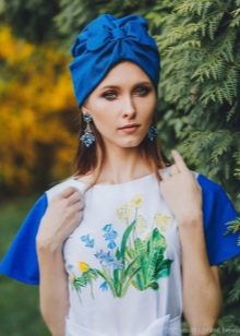 Річна чалма: з чим носити влітку жіночий тюрбан з гіпюру? Як красиво зав’язати чалму на голові?