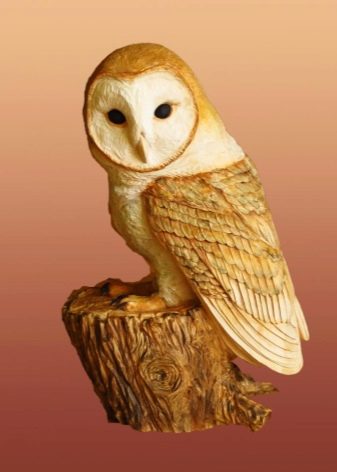 Різьблені сови з дерева: різьба дерев’яної скульптури філіна, як вирізати поетапно годин або панно