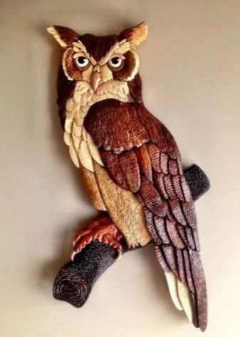 Різьблені сови з дерева: різьба дерев’яної скульптури філіна, як вирізати поетапно годин або панно