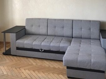 Розкладні двоспальні дивани кутового типу: огляд зручних двомісних моделей і з двома спальними місцями, їх розміри і вибір