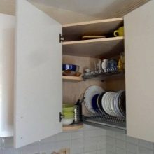 Розміри сушарок для посуду у шафу: вбудовані приміщення розміром 40-50 см і 60-80 см, інші моделі