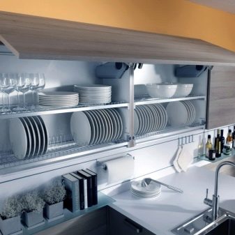 Розміри сушарок для посуду у шафу: вбудовані приміщення розміром 40-50 см і 60-80 см, інші моделі