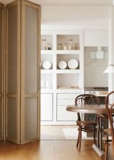 Розсувні двері на кухню: вибираємо кухонні висувні двері-гармошки. Скляні зсувні двері в інтер’єрі