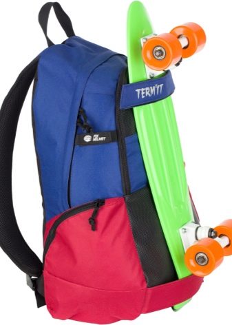 Рюкзак для скейтборда: як вибрати чохол або сумку-переноску з кріпленням для скейта?