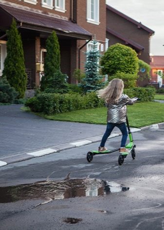Самокати Actico: електричні самокати з надувними колесами і інші моделі. Дитячі та дорослі самокати. Відгуки