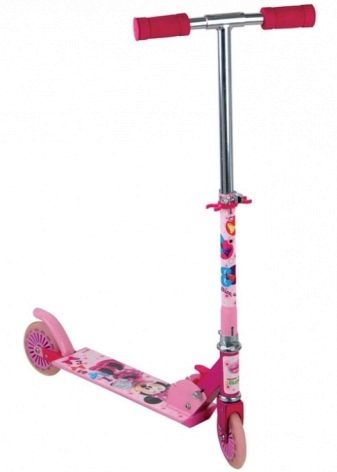 Самокати для дівчаток: дитячі моделі з великими і маленькими колесами рожевого і інших кольорів для дівчаток 3, 4, 5 і 9, 10, 11 і 12 років