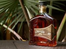 Що подарувати чоловікові на день народження? 57 фото Кращі ідеї подарунків малознайомому дорослому чоловікові, іменні чоловічі сувеніри