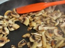 Що подарувати чоловікові на день народження? 57 фото Кращі ідеї подарунків малознайомому дорослому чоловікові, іменні чоловічі сувеніри