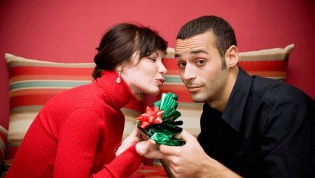 Що подарувати чоловікові на ювілей? Який сюрприз можна зробити коханому чоловікові-мисливцю? Як вибрати для подарунка найпотрібніше?