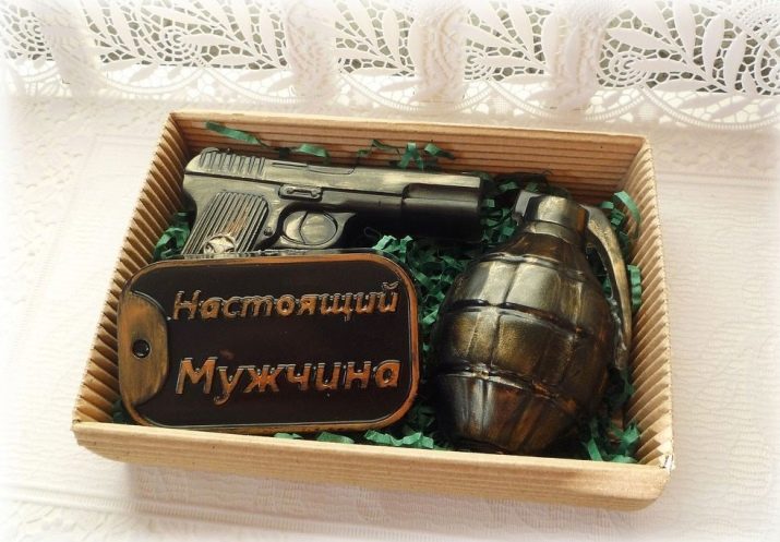 Що подарувати хлопцеві на річницю стосунків? Що можна зробити своїми руками? Ідеї оригінальних подарунків і сюрпризів для коханого чоловіка на дату знайомства