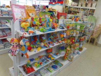 Що подарувати новонародженій дівчинці? Корисні та оригінальні подарунки дитині. Що зробити немовляті своїми руками?