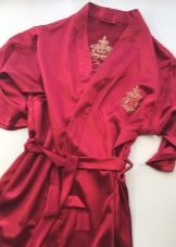 Що подарувати жінці на 45 років? Оригінальні подарунки на 45-річчя для мами і подруги. Що можна зробити на ювілей для дружини своїми руками? Прикольні подарунки на день народження для сестри