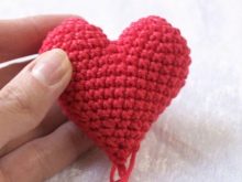 Серце амігурумі гачком: схема і опис в’язання об’ємного сердечка для початківців