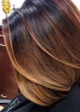 Шатуш на темне волосся каре (28 фото): особливості фарбування зачіски із подовженням з чубком і без неї