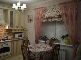 Штори для маленької кухні (42 фото): кухонні штори в сучасному стилі на вікна в хрущовці і інші варіанти дизайну, красиві новинки