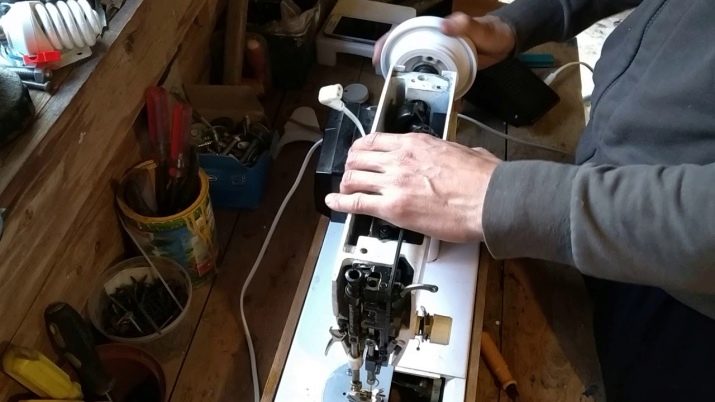 Швейна машинка «Чайка-3»: опис, інструкція з експлуатації машини, клас. Як правильно заправити нитка?