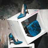 Сині туфлі на підборах (46 фото): з чим носити жіночі моделі на середньому і маленькому каблучку