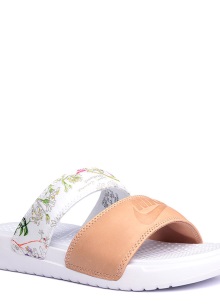 Сланці Nike (40 фото): жіночі getasandal, solarsoft slide та інші популярні моделі