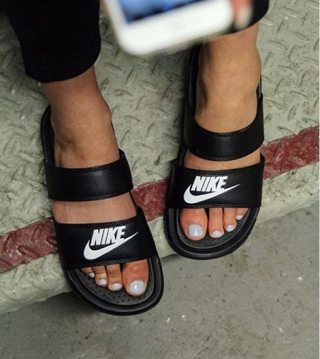 Сланці Nike (40 фото): жіночі getasandal, solarsoft slide та інші популярні моделі