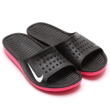 Сланці Nike (40 фото): жіночі getasandal, solarsoft slide та інші популярні моделі
