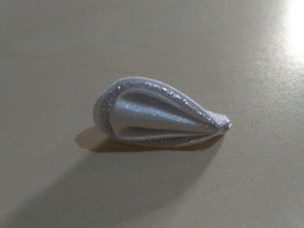 Сніжинка в техніці канзаші: сніжинка-корона і сніжинка-квітка з атласних стрічок своїми руками, майстер-клас та нові ідеї