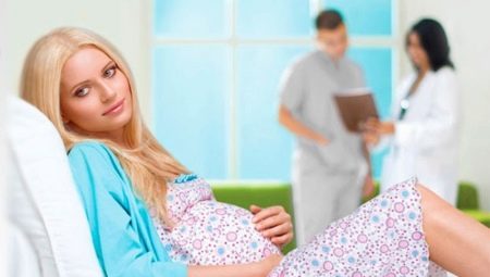 Сорочки в пологовий будинок: вибираємо комплект з халатом для пологів, одноразові для породіль і інші варіанти. Який матеріал краще?