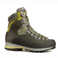 Спортивні черевики (59 фото): жіночі моделі для спорту марок Jack Wolfskin, Earth Gear, з чим носити черевики спортивного стилю