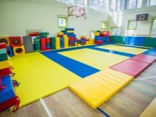 Спортивні мати (38 фото): будо-мати «ластівчин хвіст» для дому та спортзалу, м’які татамі для занять спортом у залі, складні підлогові моделі і мати-пазли. Що краще вибрати?