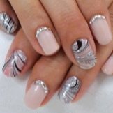 Сріблястий манікюр (66 фото): дизайн нігтів з лаком під срібло з бузковим кольором, робимо біло-срібний манікюр з блискітками