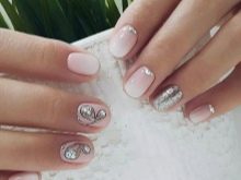 Сріблястий манікюр (66 фото): дизайн нігтів з лаком під срібло з бузковим кольором, робимо біло-срібний манікюр з блискітками