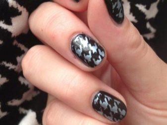 Сріблястий манікюр (66 фото): дизайн нігтів з лаком під срібло з бузковим кольором, робимо біло-срібний манікюр з блискітками