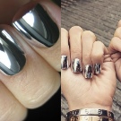 Сріблястий манікюр (66 фото): дизайн нігтів з лаком під срібло з бузковим кольором, робимо біло-срібний манікюр з блискітками