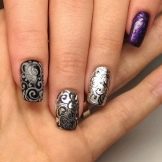 Сріблястий манікюр (66 фото): дизайн нігтів з лаком під срібло з бузковим кольором, робимо біло-срібний манікюр з блискітками