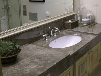 Стільниці для ванної з мармуру: вибираємо мармурові ливарні моделі білого і кольору у ванну кімнату