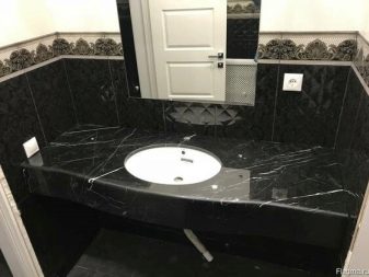 Стільниці для ванної з мармуру: вибираємо мармурові ливарні моделі білого і кольору у ванну кімнату