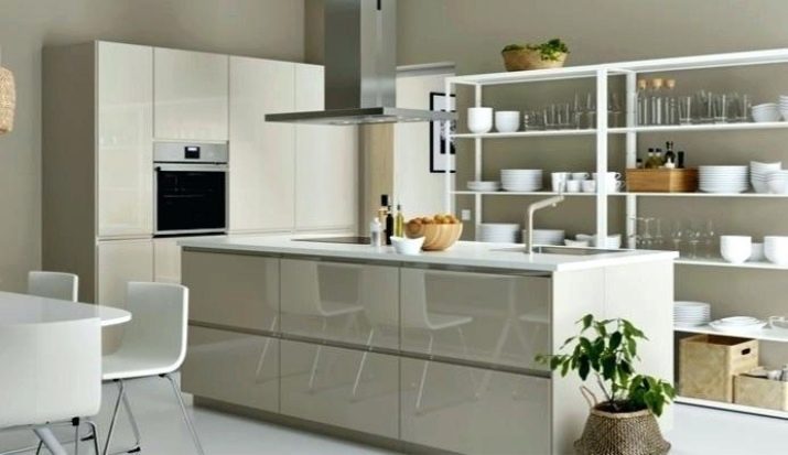 Стелажі на кухню (45 фото): кухонні моделі з нержавіючої сталі і дерев’яні, стелажі для побутової техніки, прямі і кутові варіанти в інтер’єрі