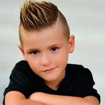 Стрижки для хлопчиків 6-7 років (75 фото): вибір модного дитячого зачіски, особливості подовжених стильних стрижок, круті модельні варіанти
