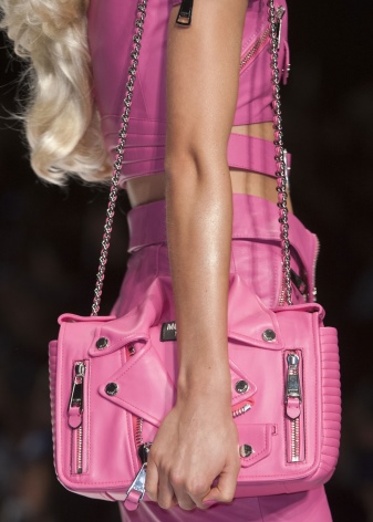 Сумки Moschino (49 фото): моделі з лінійки Love та інші