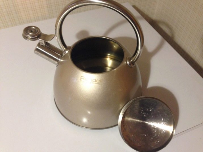 Свисток для чайника: як полагодити його своїми руками? Пристрій свистка в кришці чайника. Як зробити ремонт, якщо свисток не свистить?