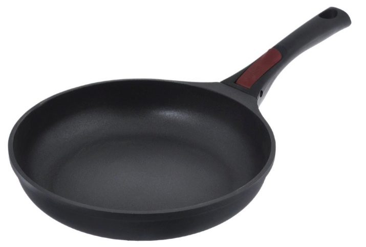 Тефлонові сковороди (24 фото): відновлення покриття сковорідки та реставрація. Можна користуватися пошкодженої посудом? Шкідливі сковороди?