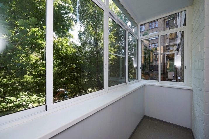 Тепле і полутеплое скління балкона: що це таке і в чому різниця з холодним склом? Як замінити фасадне скління на тепле?