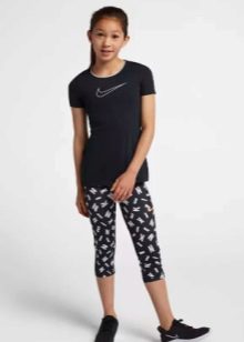 Термобілизна Nike: чоловіча термобілизна для футболу, дитячі і жіночі моделі. Термошкарпетки і термоштани, термокофта і інші види, правила вибору і носіння