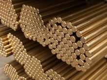 Томпак: склад сплаву, що імітує золото. Що це за метал? Щільність і колір матеріалу. Що він виділяє при нагріванні?